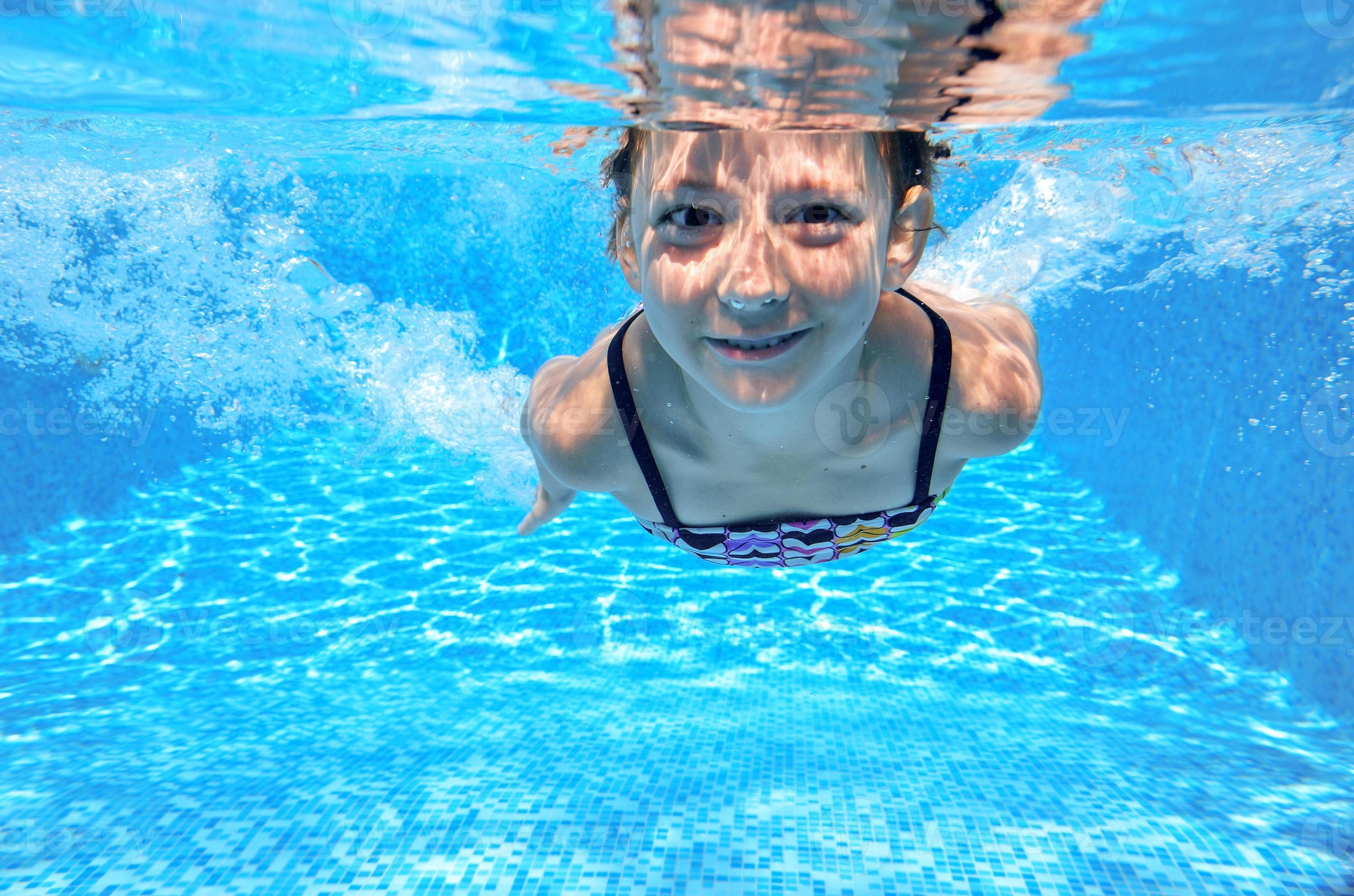 Can You Wear Contact Lenses in a Swimming Pool?